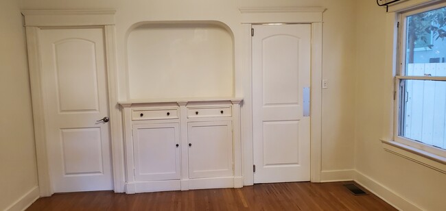 Bedroom with built-ins - 1229 N Orange Grove Ave