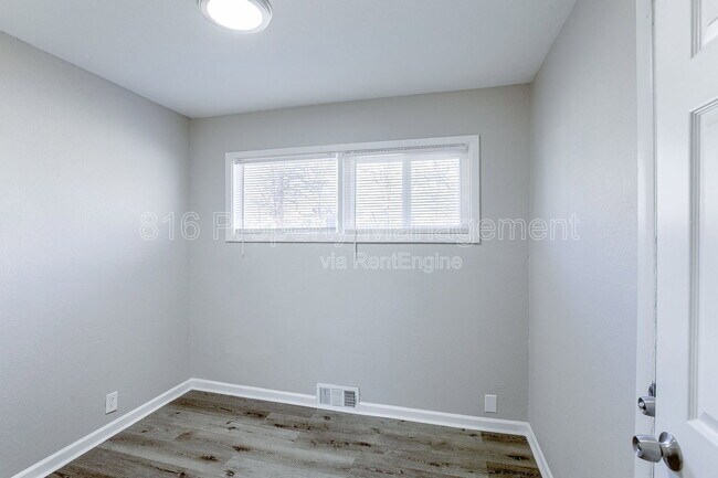 Building Photo - 11201 Crystal Ave