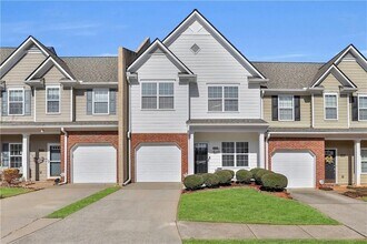 Building Photo - 2369 Suwanee Pointe Dr