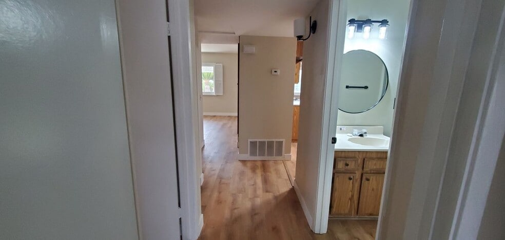 Building Photo - 1862 Pueblo Dr