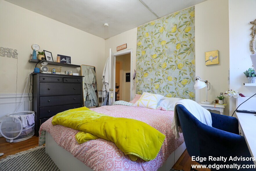 Building Photo - 115 Freeman St