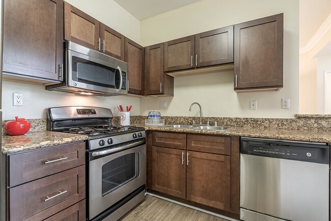 Building Photo - Regency at Encino