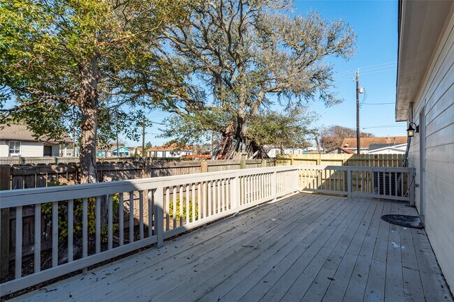 Building Photo - 4302 Avenue R 1/2