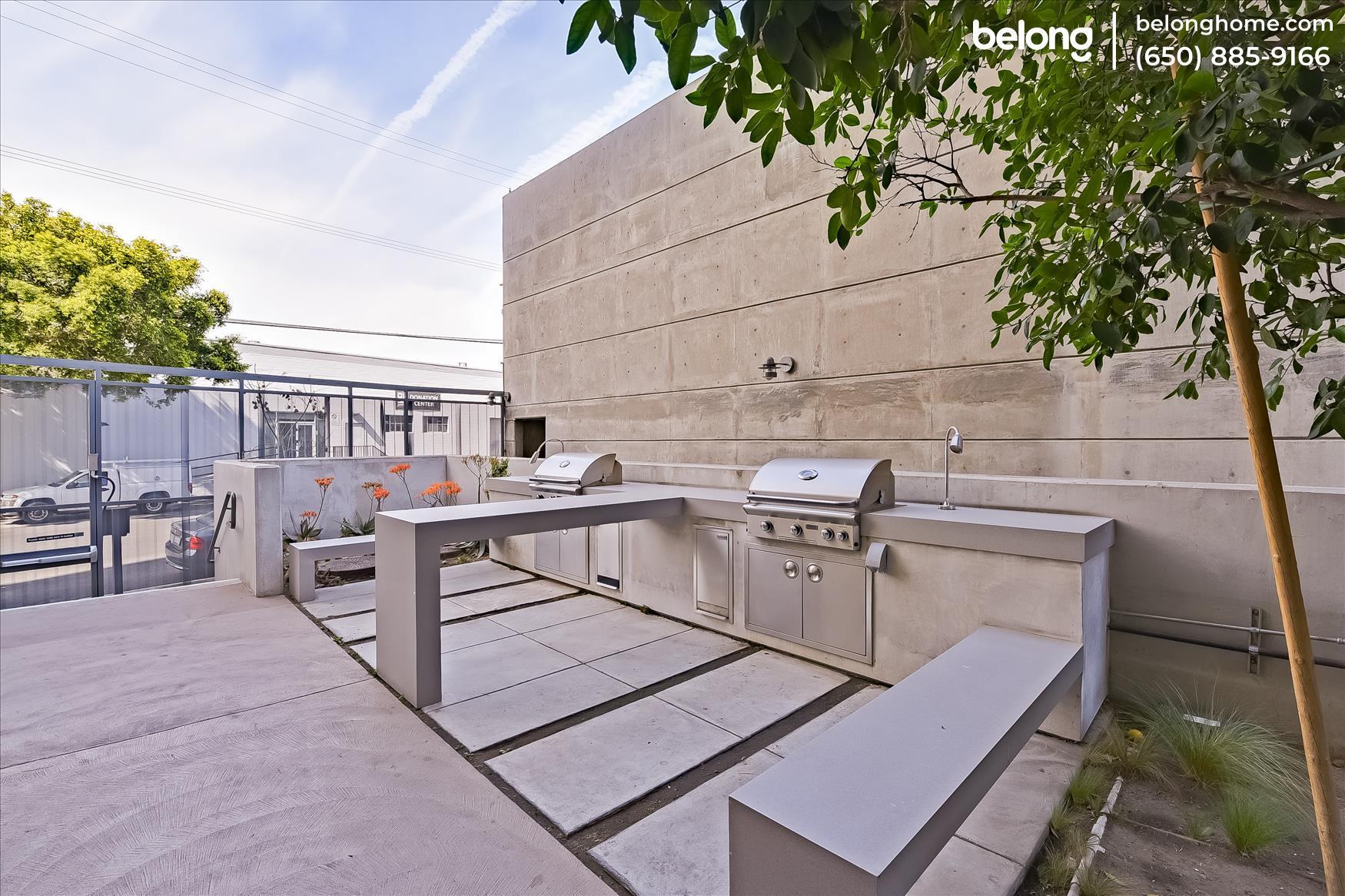 Building Photo - 200 N San Fernando Rd
