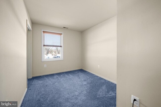 Building Photo - 143 Curtis Ave