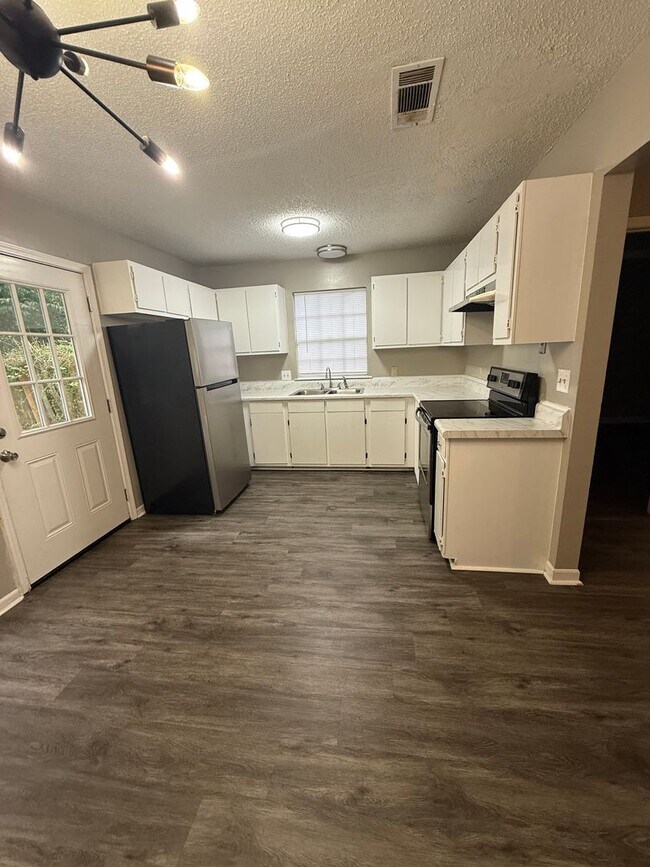 Building Photo - 8155 Starwood Ct