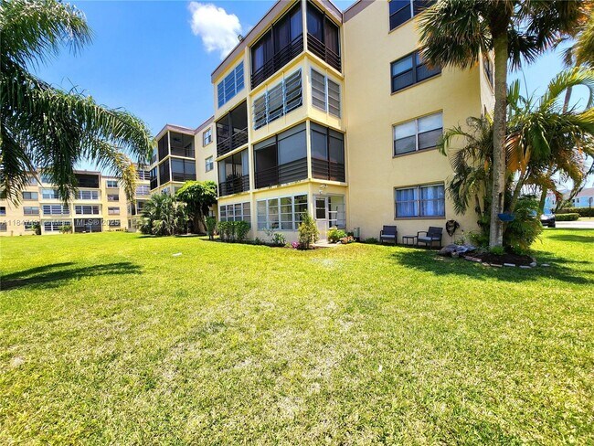 Building Photo - 9355 SW 8th St