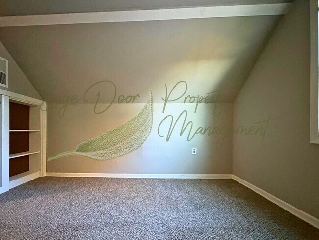 Building Photo - CHARMING HOME WITH GARAGE, LARGE BASEMENT,...