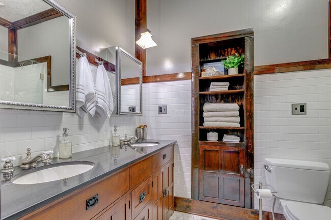 Building Photo - Renovated Historic 4 Bedroom Home w/ Two Car Garage in East Nashville