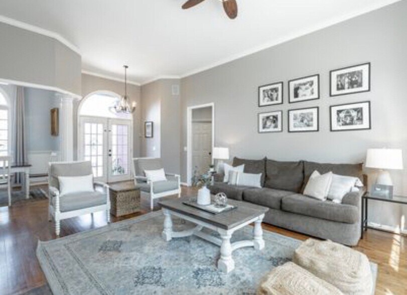Building Photo - 8102 Hamilton Mill Dr