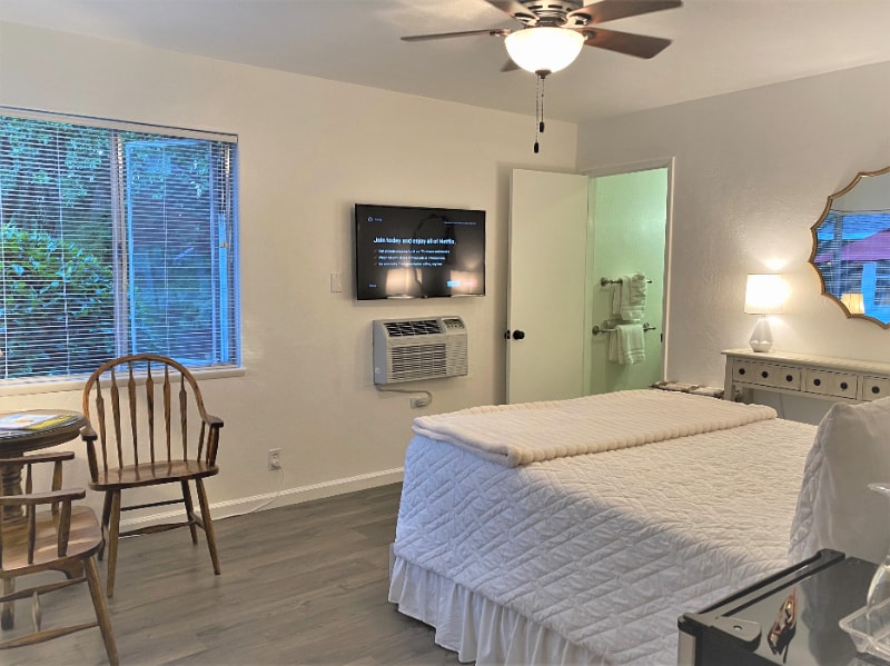 Building Photo - 1042 Easum Dr