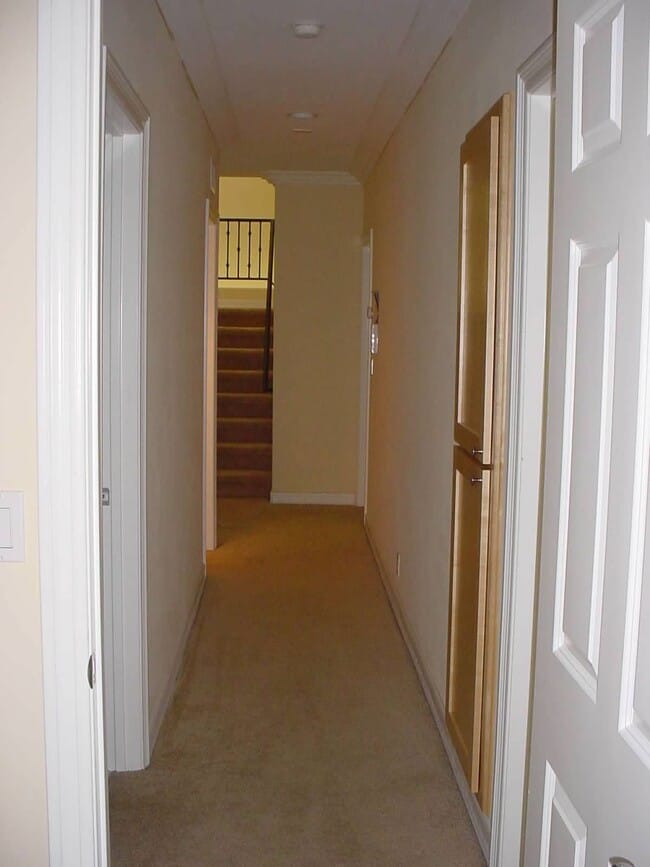 Hallway - 5582 W 190th St
