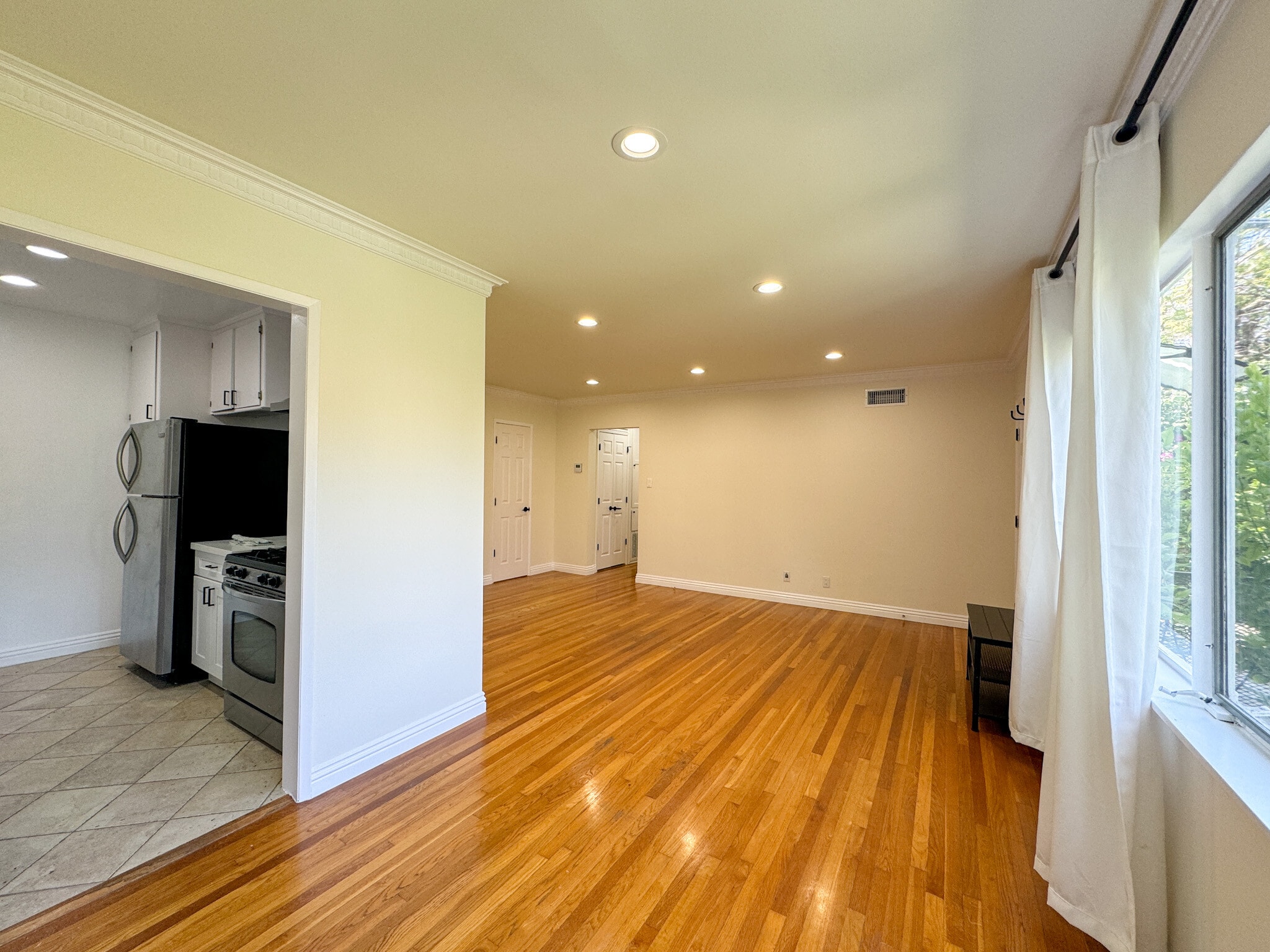 Building Photo - 851 S Wooster St