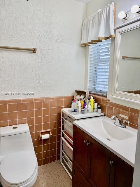 Building Photo - 3212 NE 8th Ct