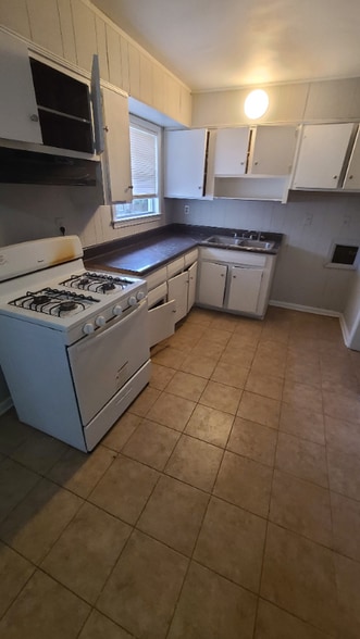 Building Photo - 3881 Windy Ave