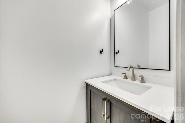 Building Photo - 3725 Planters Watch Dr