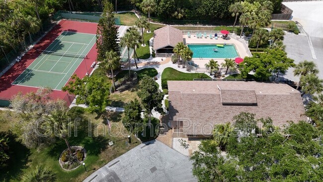 Building Photo - 5037 Village Garden Dr