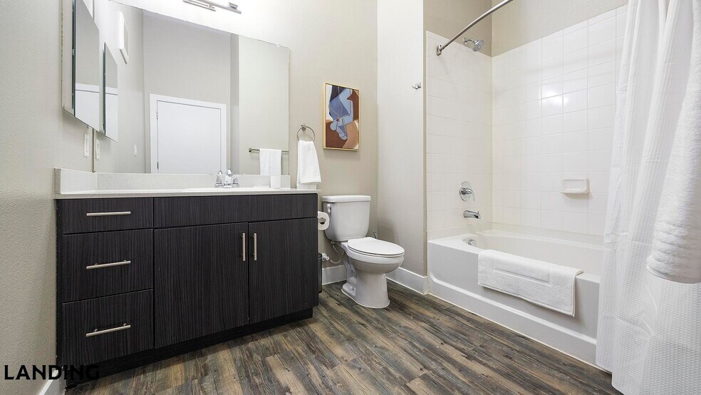 Building Photo - 1000 S Broadway