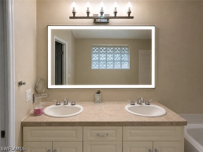 Building Photo - 6560 Huntington Lakes Cir