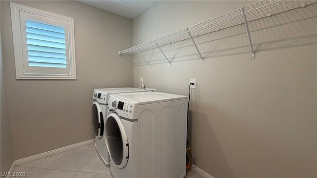 Building Photo - 2283 Teatro Ave