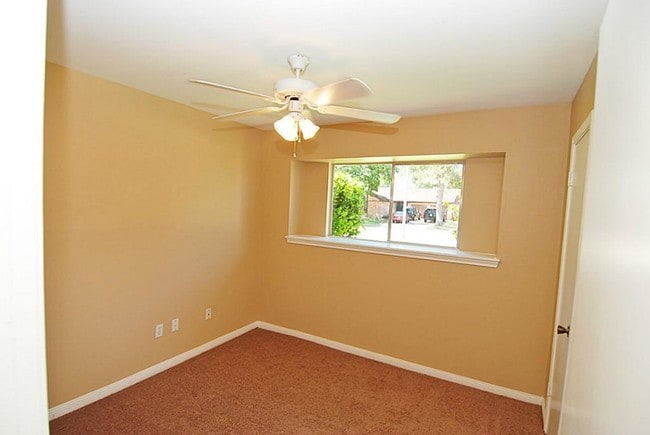 Building Photo - 16338 Autumn Wind Dr