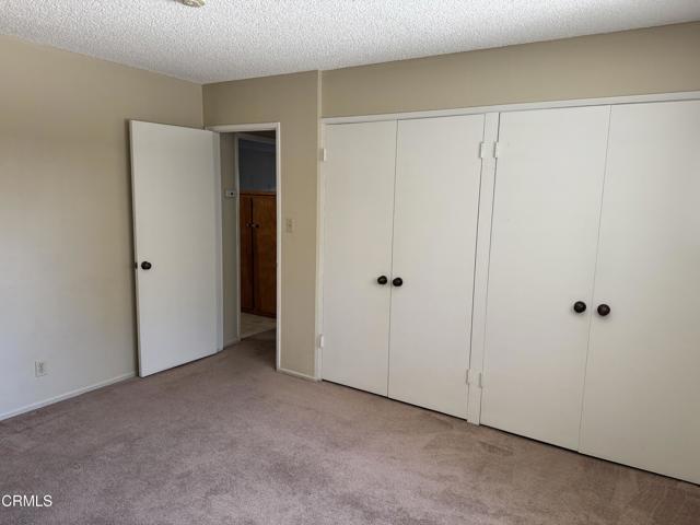 Building Photo - 48 S Oak Ave