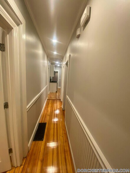 Building Photo - 42 Monadnock St