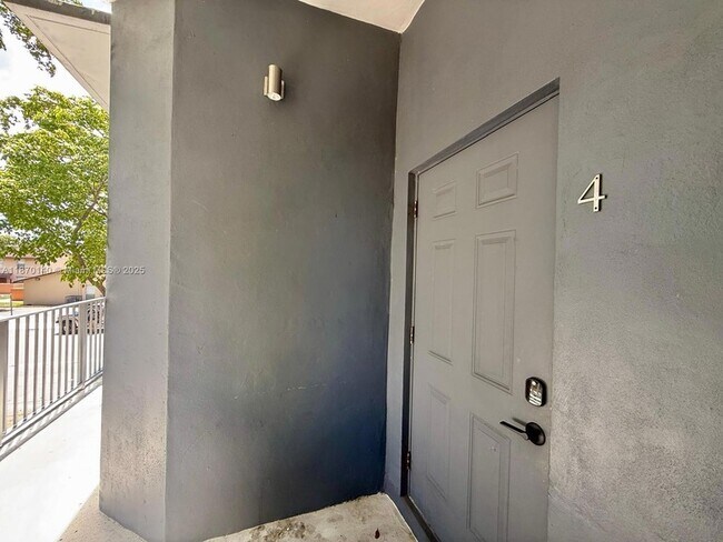 Building Photo - 541 NW 33rd St