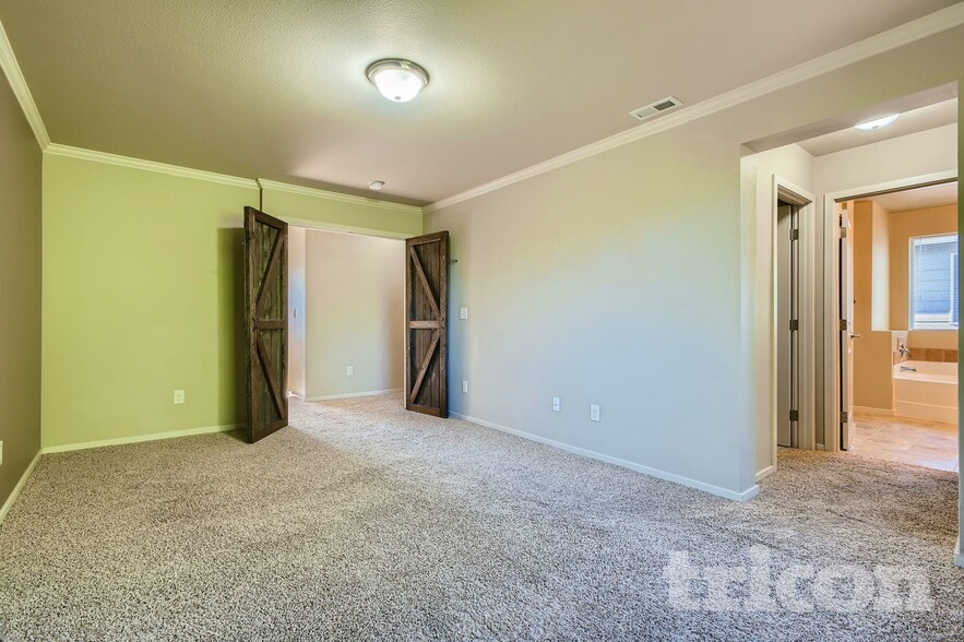 Building Photo - 20615 7th Ave Ct E