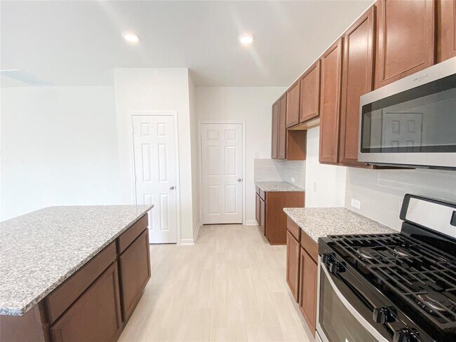 Building Photo - 6634 Elks Trace