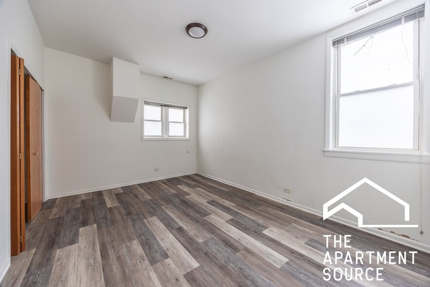 Building Photo - 1844 W Henderson St