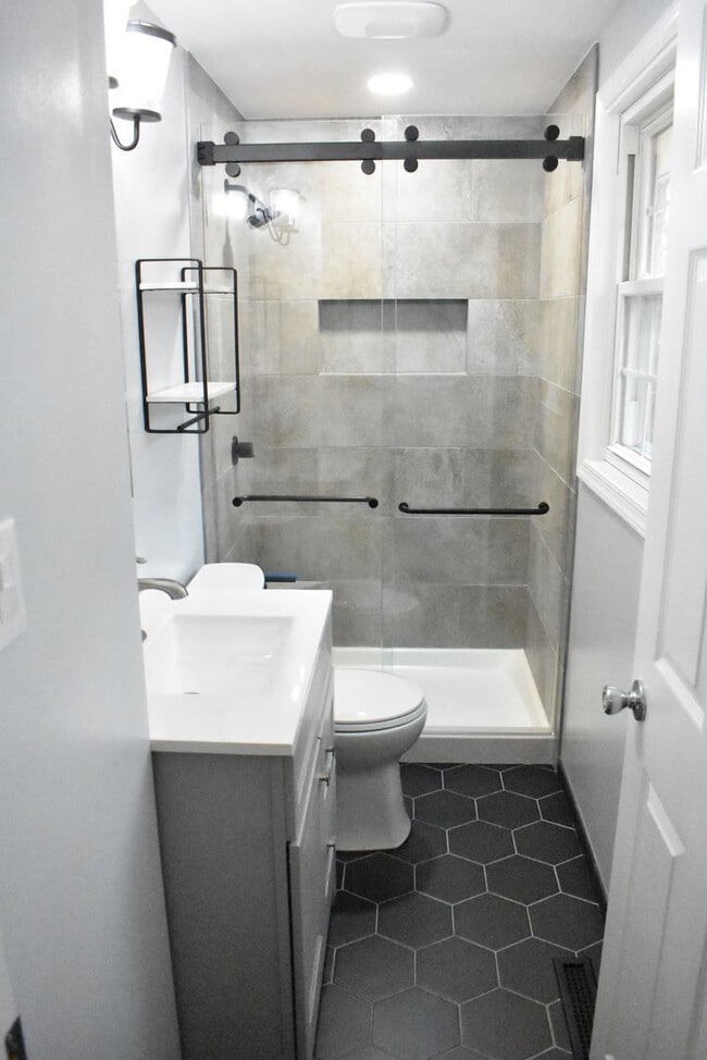 Building Photo - Fantastic Fredericksburg Home In Devonne Woods!