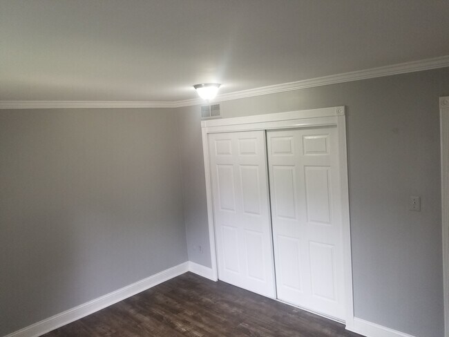 Building Photo - 4030 W 13 Mile Rd