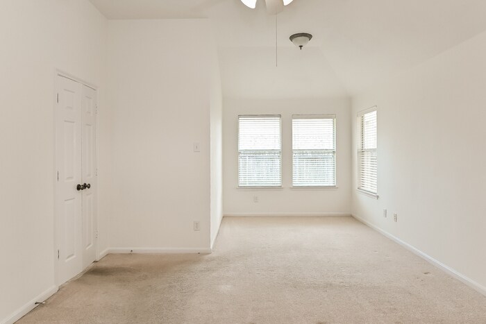 Building Photo - 15207 Bentridge Dr