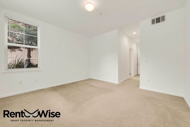 Building Photo - 1388 Broadway