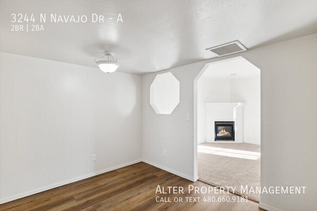 Building Photo - 3244 N Navajo Dr