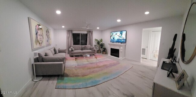 Building Photo - 4201 E Camelback Rd