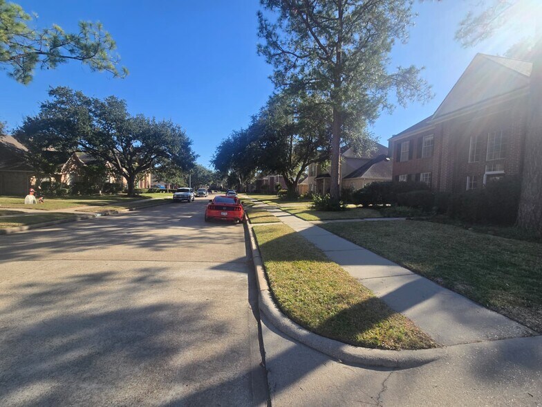 Building Photo - 12851 Apple Forest Trl