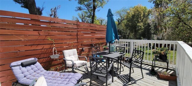 Building Photo - 416 W Howry Ave