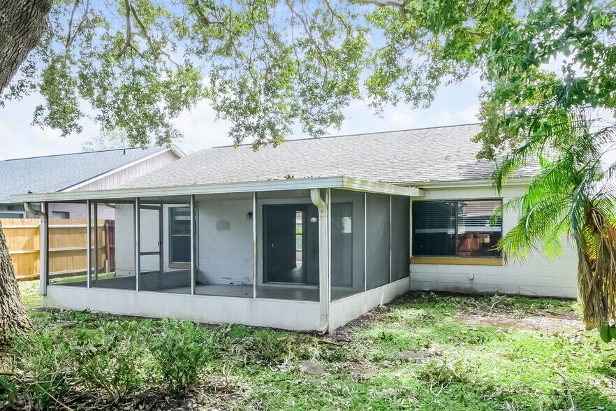 Building Photo - 1125 Covington St