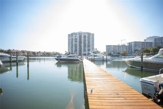 Building Photo - 523 Leslie Dr