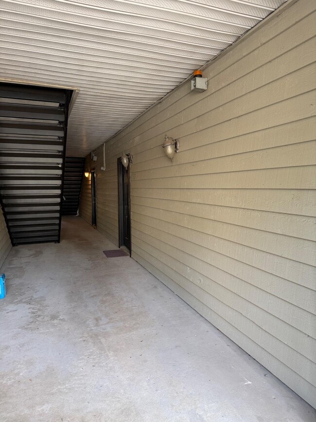 Building Photo - 12152 Penderview Terrace