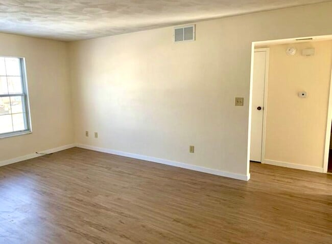 Building Photo - 5417 Collier Ln