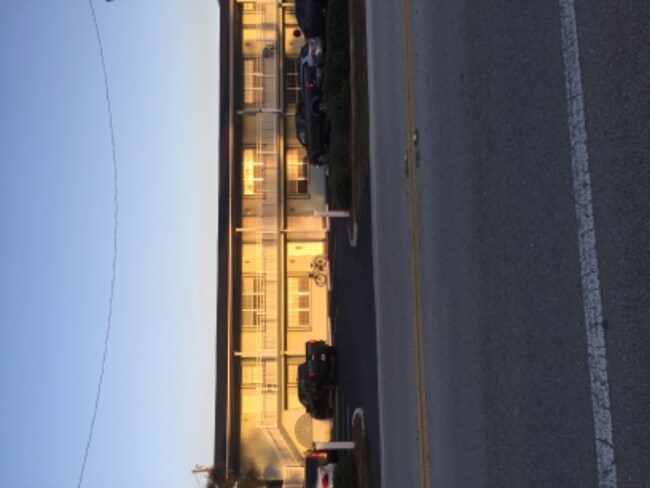 Building Photo - 1011 S Miramar Ave