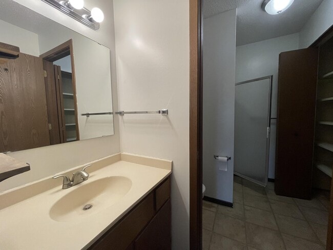 Building Photo - 5607 Green Cir Dr