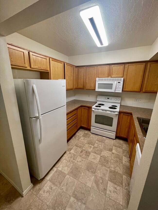 Building Photo - 3484 Vela Pl