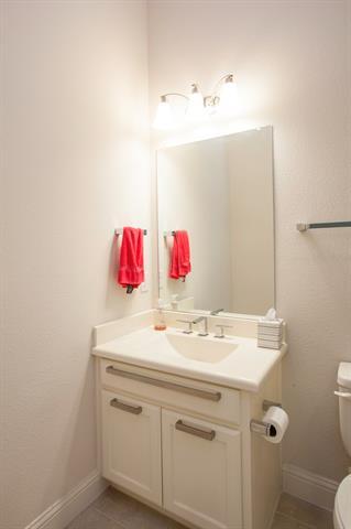 Building Photo - 1614 Thoroughbred Ln