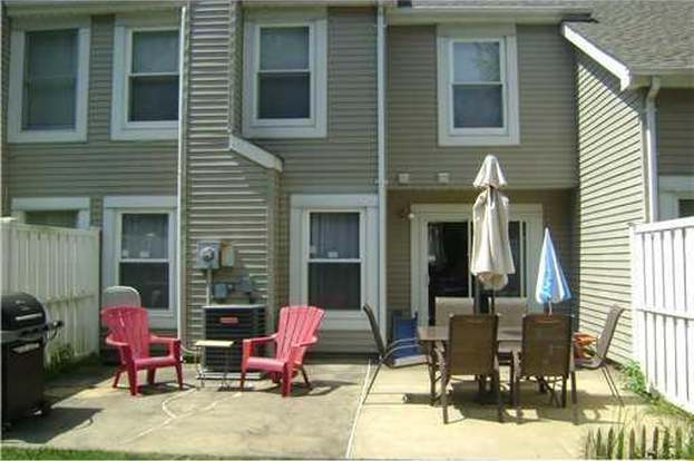 Building Photo - 166 Stults Ln