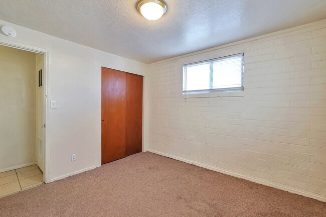 Building Photo - Unique Tri-Plex