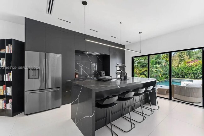 Building Photo - 445 NE 76th St